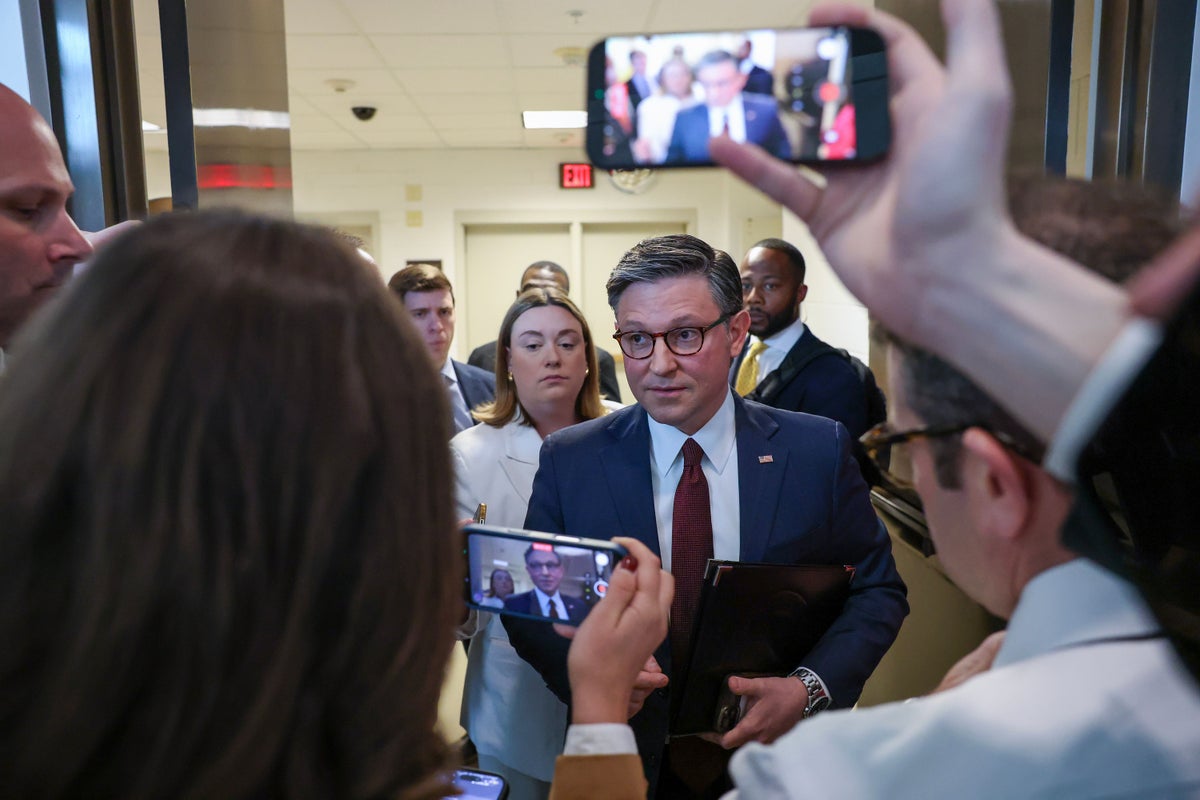 Johnson Dismantles Senate Deal to Address Airport Crisis, Questions Thune's Authority