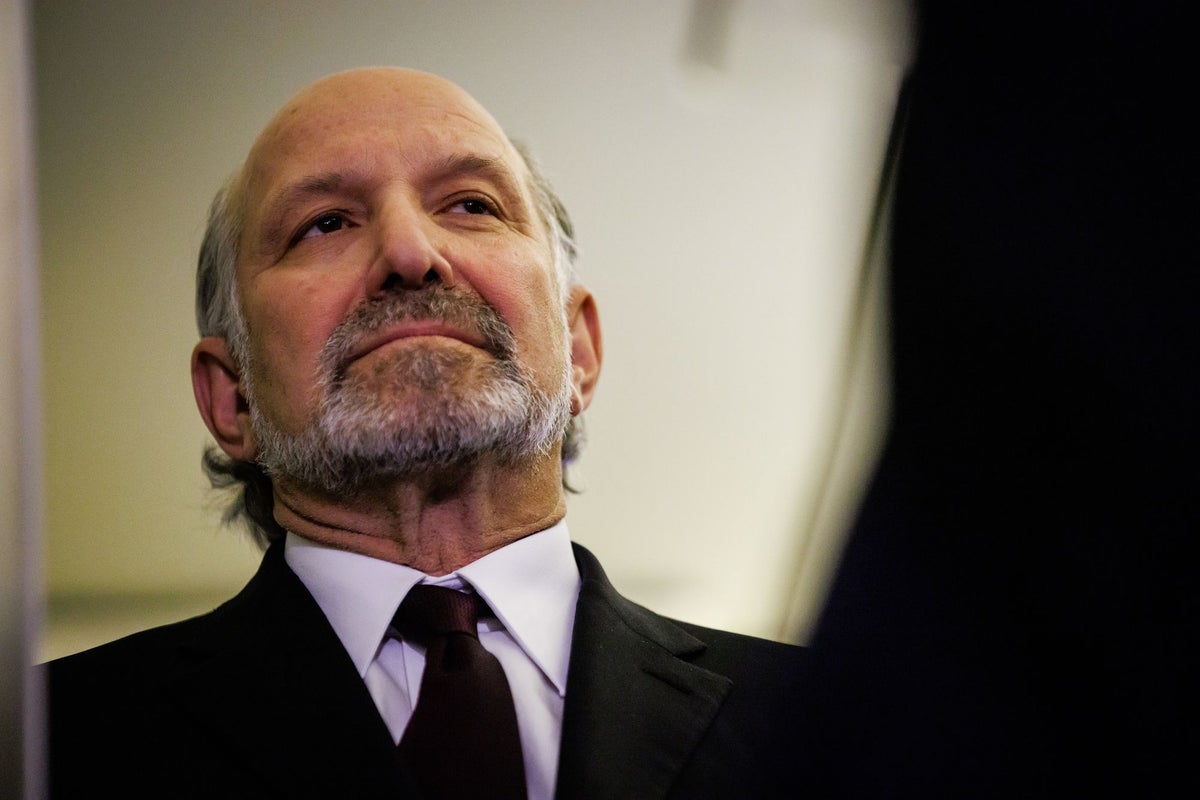 Republican Calls for Howard Lutnick's Exit from Trump’s Cabinet Amid Epstein Connections