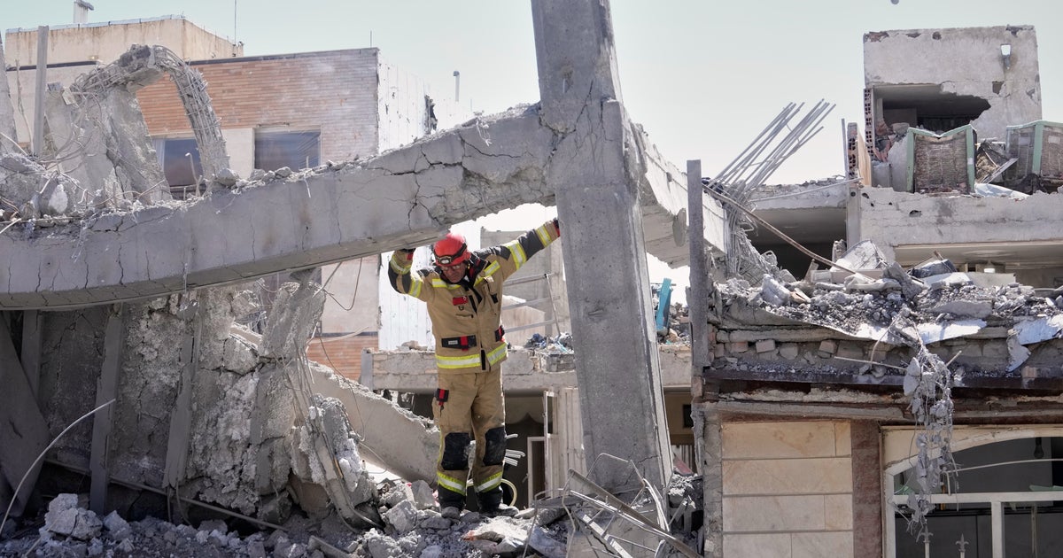 Trump Issues Ultimatum to Iran, Threatens Destruction of Key Infrastructure