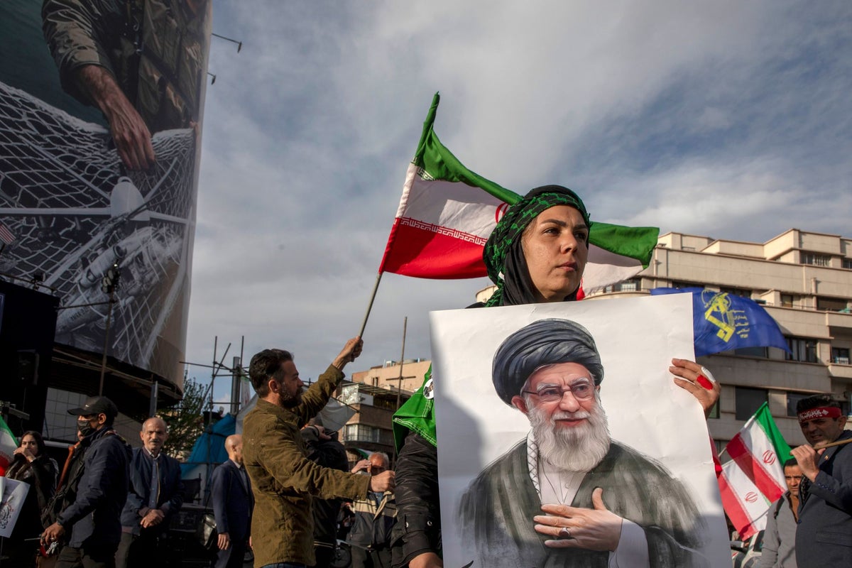 Trump Sets Deadline for Iran, Threatens to Unleash 'Hell'