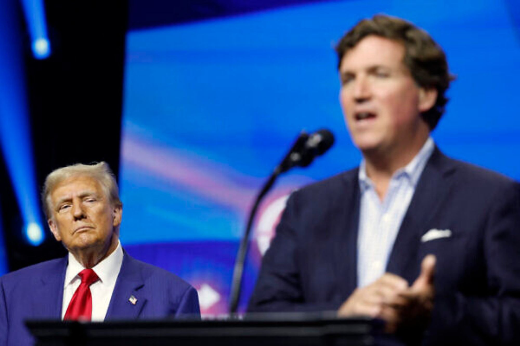 Trump Labels Tucker Carlson as 'Dimwitted Fool' Amid Iran War Dispute