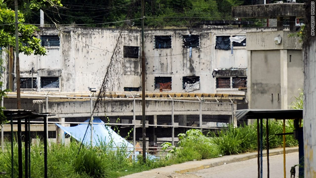 Venezuelan Bankers Stuck Behind Bars Despite Court Ruling, Exposing U.S. Influence Limitations