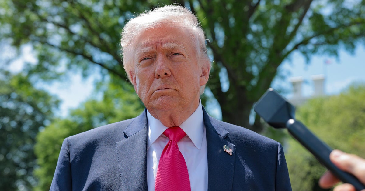 Trump Prolongs Iran Ceasefire Indefinitely Amid Ongoing Negotiations