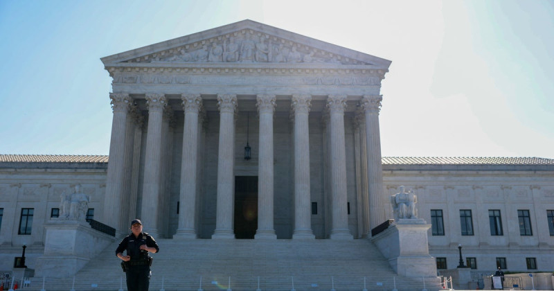 Supreme Court Deliberates on Ending Deportation Protections for Syrians and Haitians