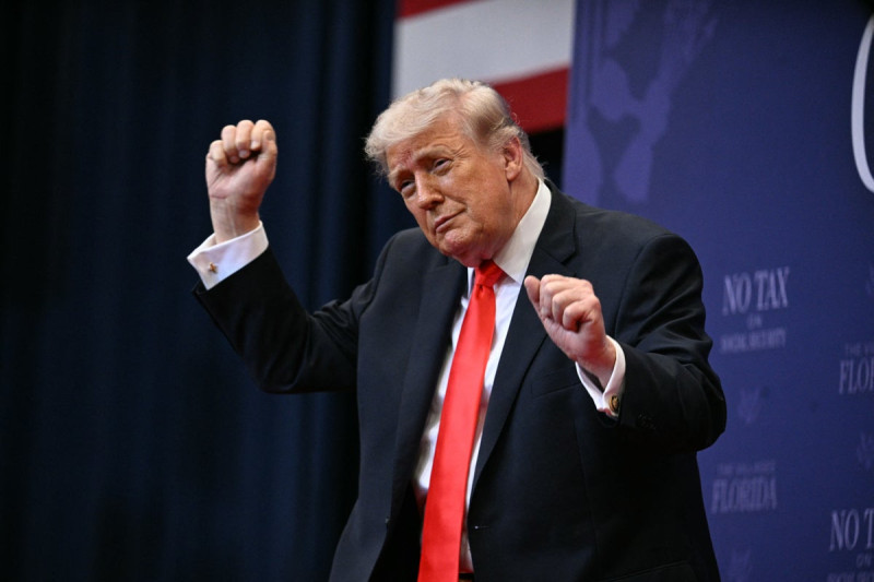 Trump Launches Rally in Florida with Unusual Impression of Ilhan Omar