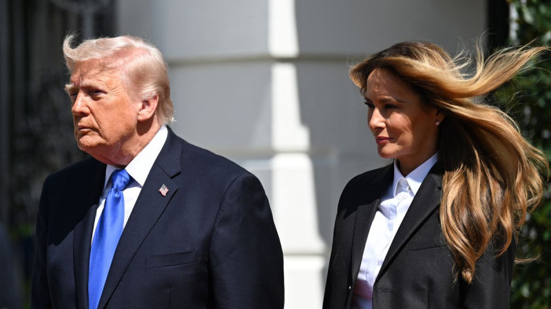 Melania Trump’s Cold Shoulder Leaves Donald in the Dust