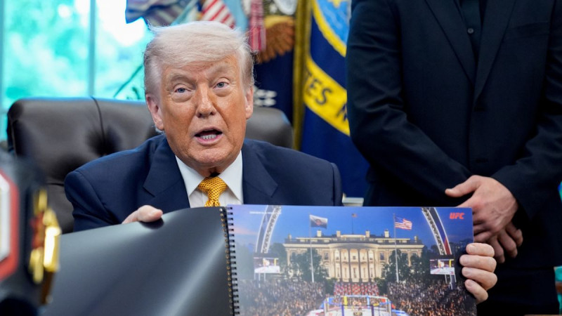 Trump's UFC Showdown: A Bizarre Oval Office Spectacle