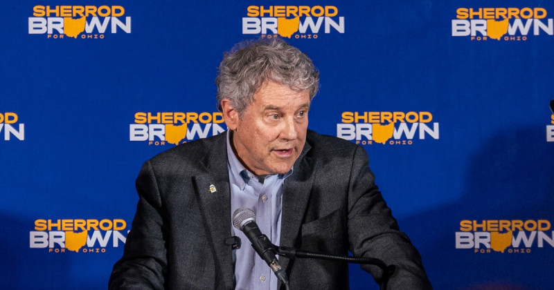 Ohio's Political Landscape Heats Up: Midterms and Trump's Ballroom Drama