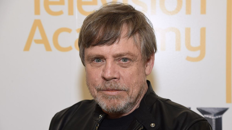 Mark Hamill Sparks Outrage with Trump Grave Image, Issues Apology