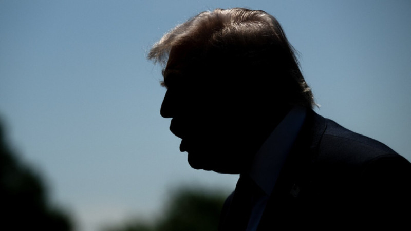 Trump's Truth Social: A Wild Ride Through the Mind of an Extremely Online President