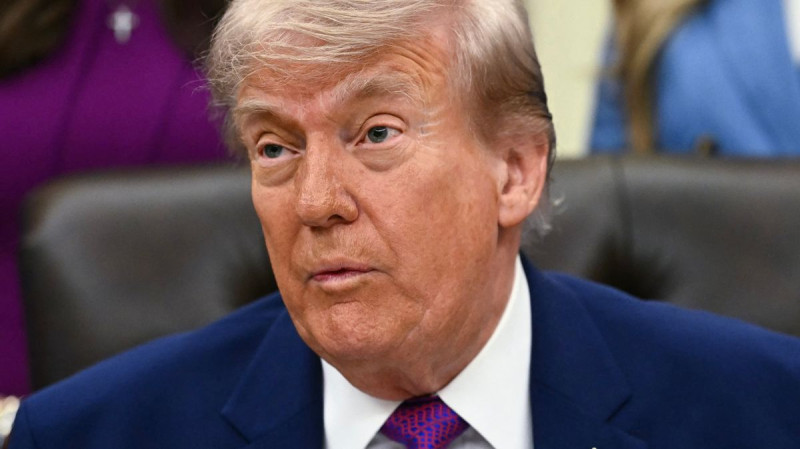 Trump's Math Blunder Sparks Outrage: 'Moron' Claims 400-500% Drug Price Cuts