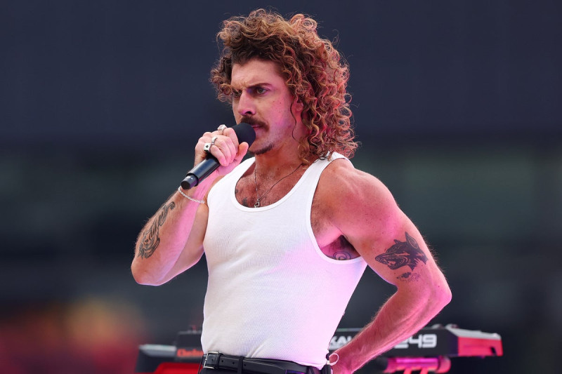 Australian Musician Keli Holiday Blocked from US Entry Amid Girlfriend's Trump Controversy