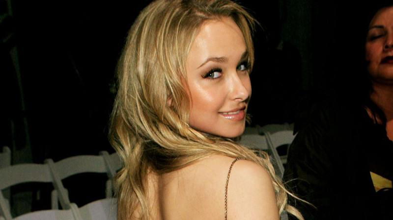 Teen Starlet Claims She Was 'Forced into Bed' with Naked A-Lister on Yacht