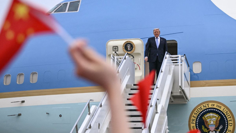 Trump's Wild Social Media Comeback: 5 Outrageous Posts After China