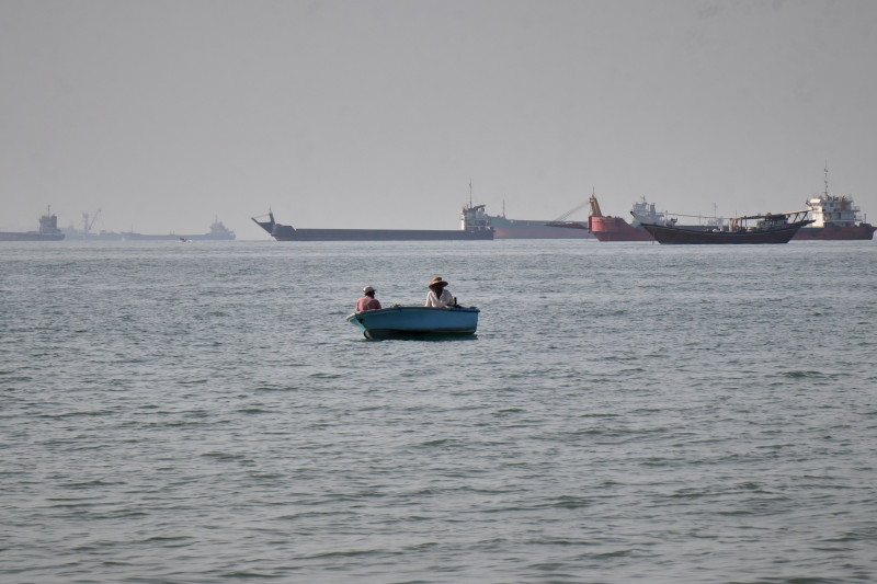 High-Stakes Showdown: Ship Seized, Another Sunk as Tensions Ignite Near Strait of Hormuz