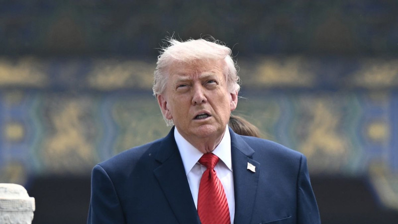 Trump's Nuclear Submarine Gambit: UK in the Crosshairs of Iran Tensions