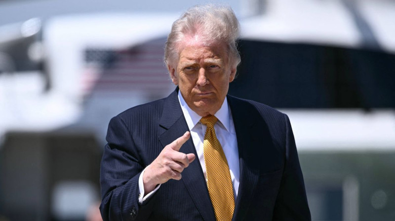 Trump's Mind-Bending Posts Leave Fans and Critics Reeling
