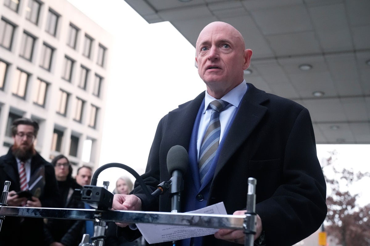 Mark Kelly Condemns Alleged Criminal Charge Push Over 'Illegal Orders' Video
