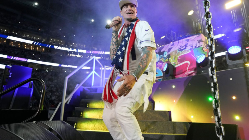 Vanilla Ice Ripped Apart for 'Selling Out' as He Sticks with Trump Festival