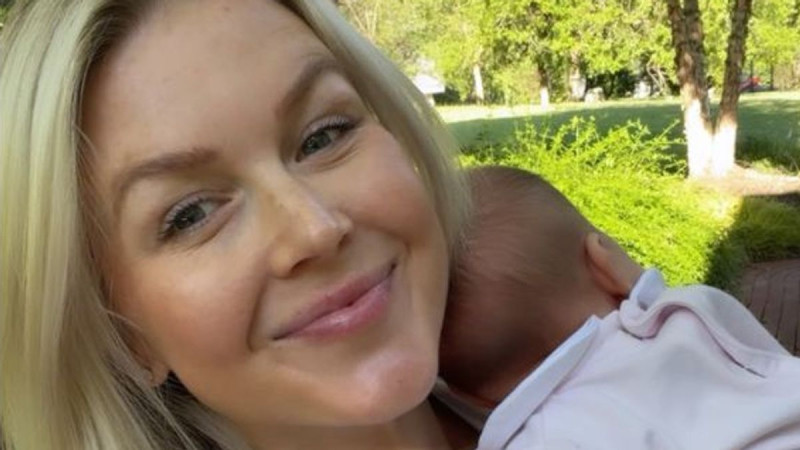 Karoline Leavitt's Sunshine Post Amid Trump's Social Media Meltdown