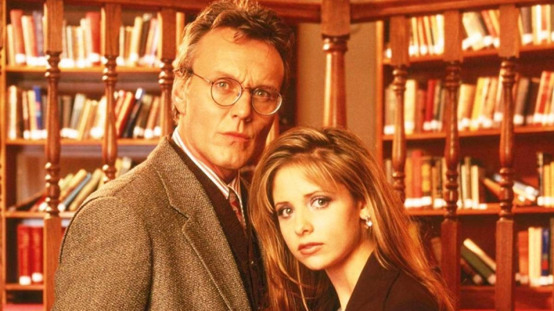 Shockwaves as Beloved Actor Anthony Head Dies at 72, Leaving a Legacy of Iconic Roles