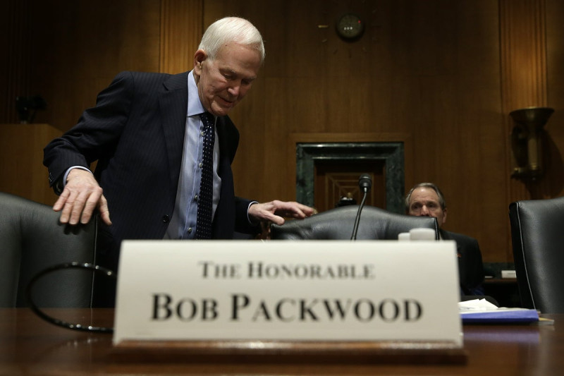 Sexual Harassment Scandal Claims Life of Former Senator Bob Packwood at 93