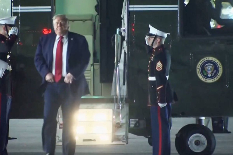 Trump Stumbles Out of Vehicle, Sways Like a Drunken Sailor Amid Health Fears