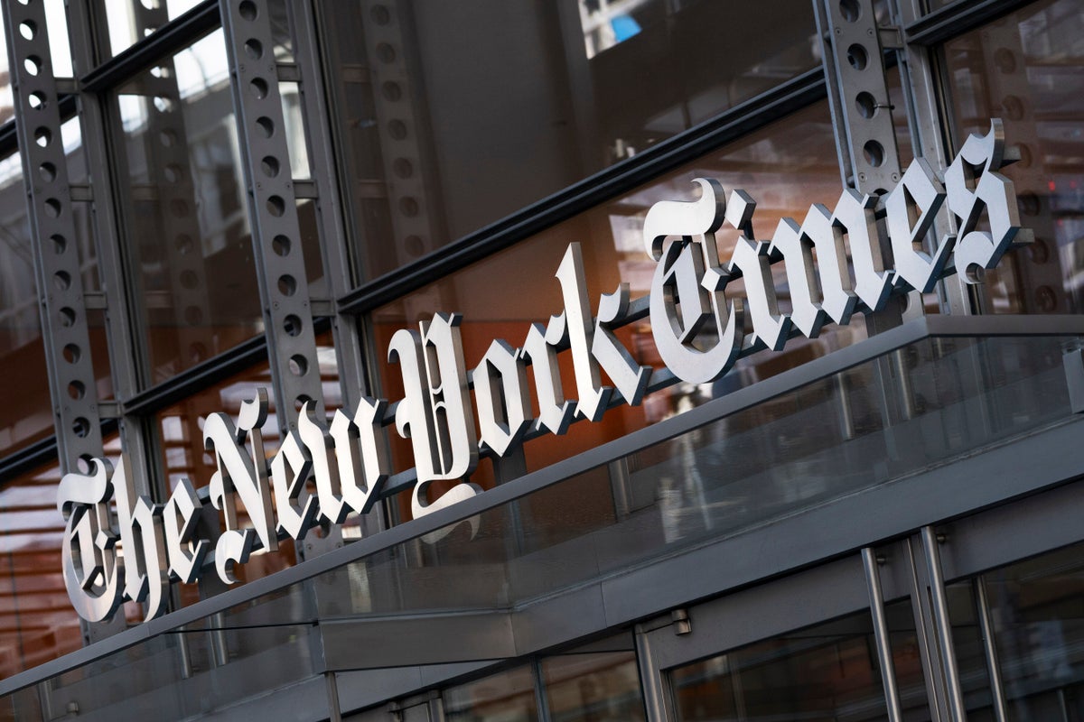 Berkshire Hathaway Reinvests in New York Times After Six-Year Hiatus