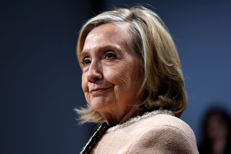 Hillary Clinton Celebrates as Trump’s Name Obliterated from Kennedy Center