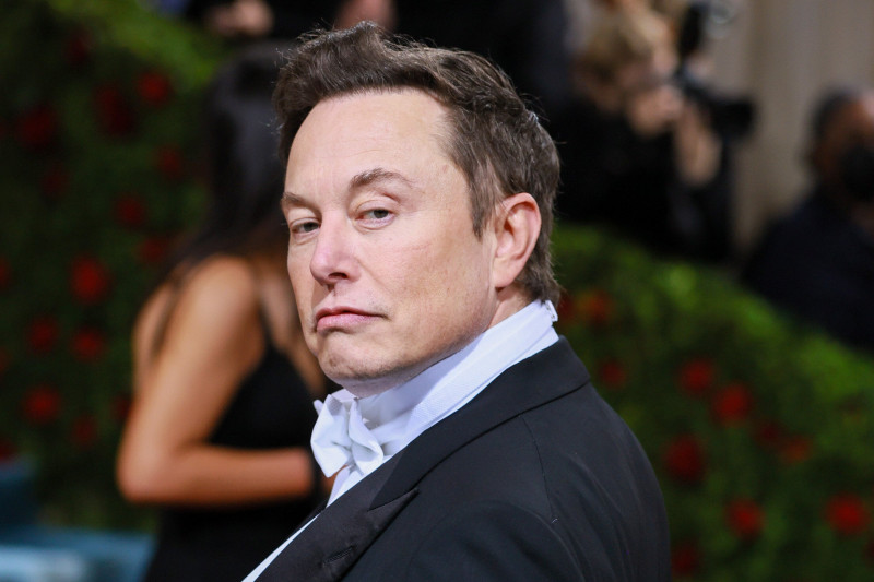 Elon Musk Joins the Ranks of the Unfathomably Wealthy, Shocking the World