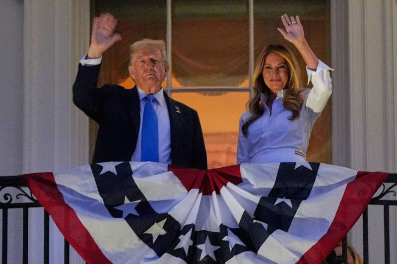 Trump Turns July 4th into a Self-Centered Spectacle Amidst Algae Crisis