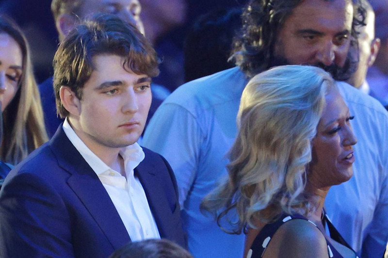 Barron Trump’s Rare Public Outing: A Face That Tells a Thousand Words