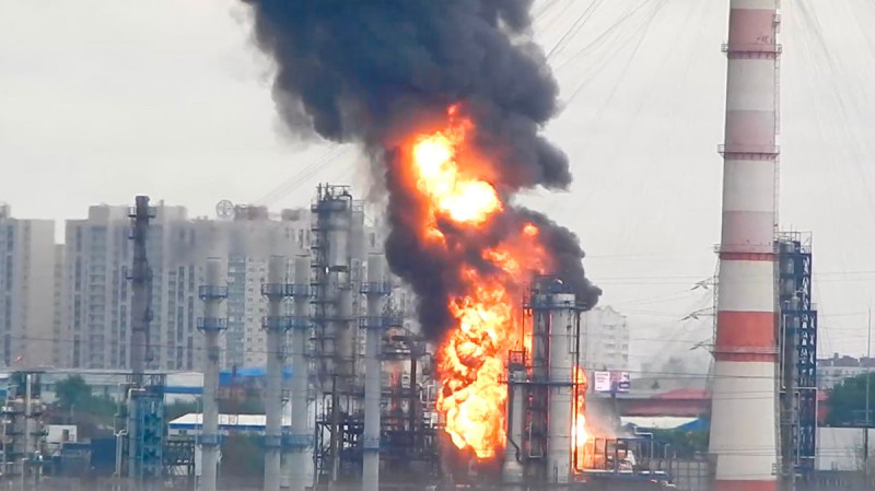 Ukrainian Drones Devastate Moscow Oil Refinery, Putin's War Machine Crippled