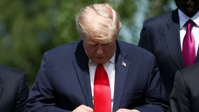 Donald Trump Stumbles and Strays, Needs Guidance at G7 Summit