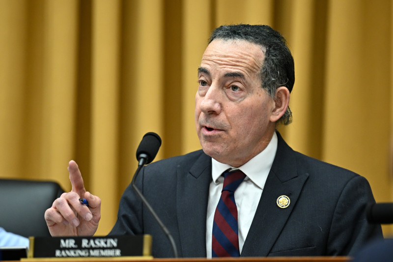 Raskin Demands Trump’s Medical Secrets Amidst 22-Doctor Mystery