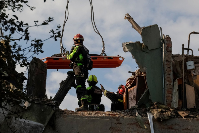Zelensky Sounds Alarm: Russia Prepares for Catastrophic Assault as Civilian Death Toll Rises