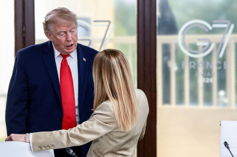 Trump's Wild Claims: Italian PM Allegedly 'Begged' for Photo, Meloni Fires Back