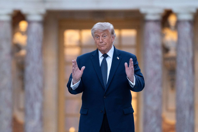 Trump Embraces Disturbing Hitler Comparison in Chaotic Social Media Rant