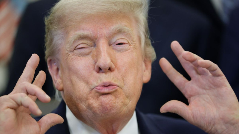 Donald Trump’s Bizarre ‘Secret Daughter’ Post Fuels Mental Decline Speculation