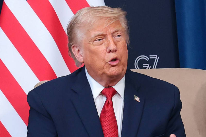 Donald Trump Stumbles on Live TV, Fans Fear for His Mental State