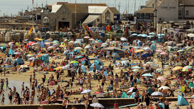 Britain Faces Scorching 40C Inferno as Met Office Issues Rare Red Alert
