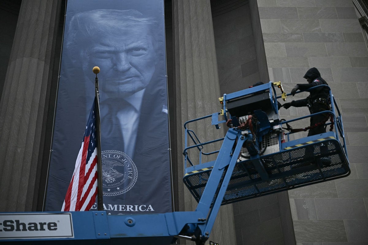 Massive Trump Banner at DOJ Sparks Fury: ‘Echoes of Authoritarianism’