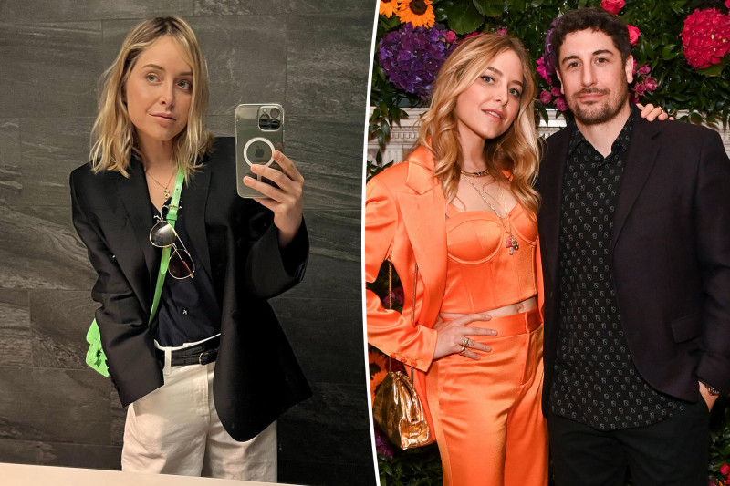 Jenny Mollen's Disturbing Text to Jason Biggs After Split: 'I'm Having Vagina Surgery'