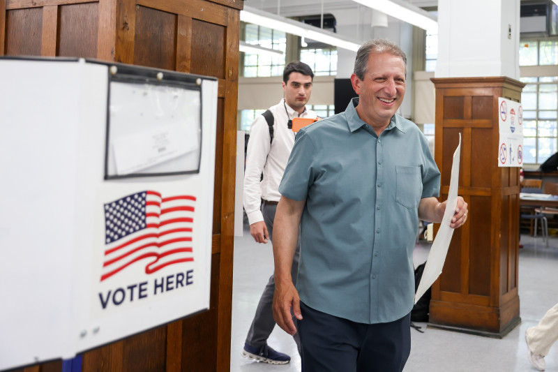 Brad Lander Obliterates Dan Goldman in Progressive Takeover