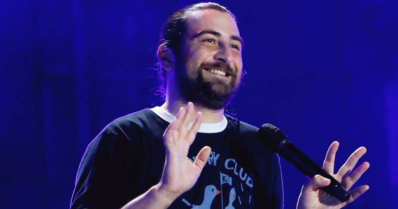 Noah Kahan Demands Concert-Goers Keep Their Pants Clean: 'You Guys Gotta Understand'