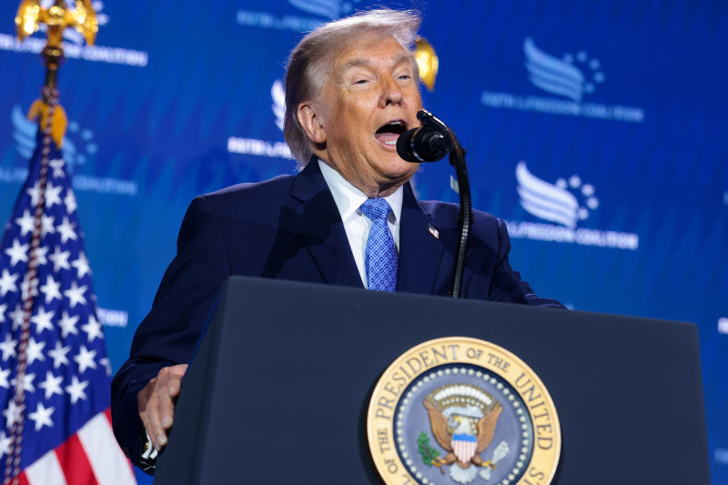 Trump's Insane 589-Word Rant on 'Criminally Made Algae' Sparks Outrage
