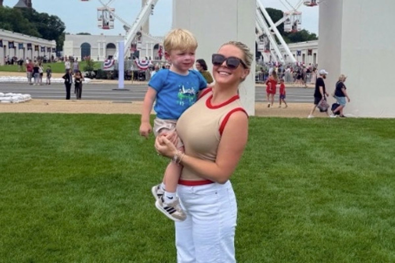 Karoline Leavitt's Cringe-Worthy Photo Op at Trump's Flop of a Fair