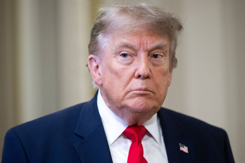 Fox and Friends Obliterates Trump with Epic 'Lawn Decor' Fail