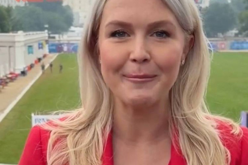 Karoline Leavitt Humiliated on Fox News as Viewers Roast Her Empty Background