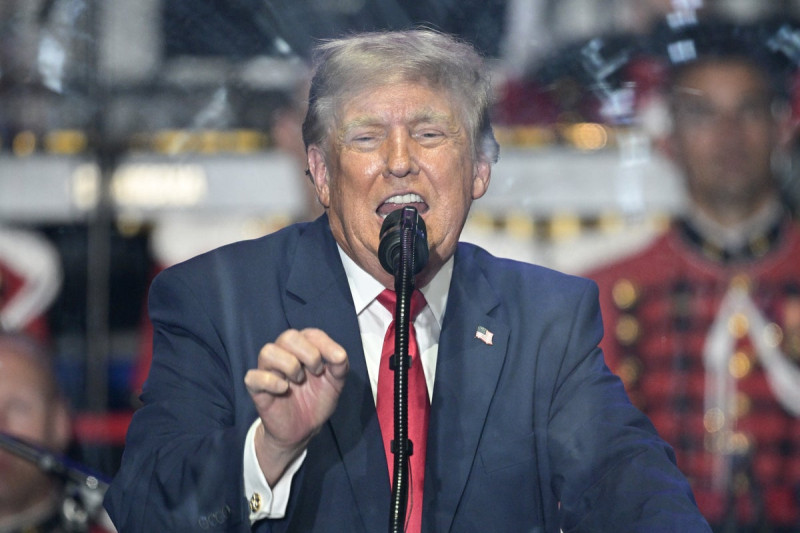 Trump's Meltdown Sparks Desperate Photo Scrub After Disastrous Rally Turnout